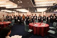 参加者全員が一列になって